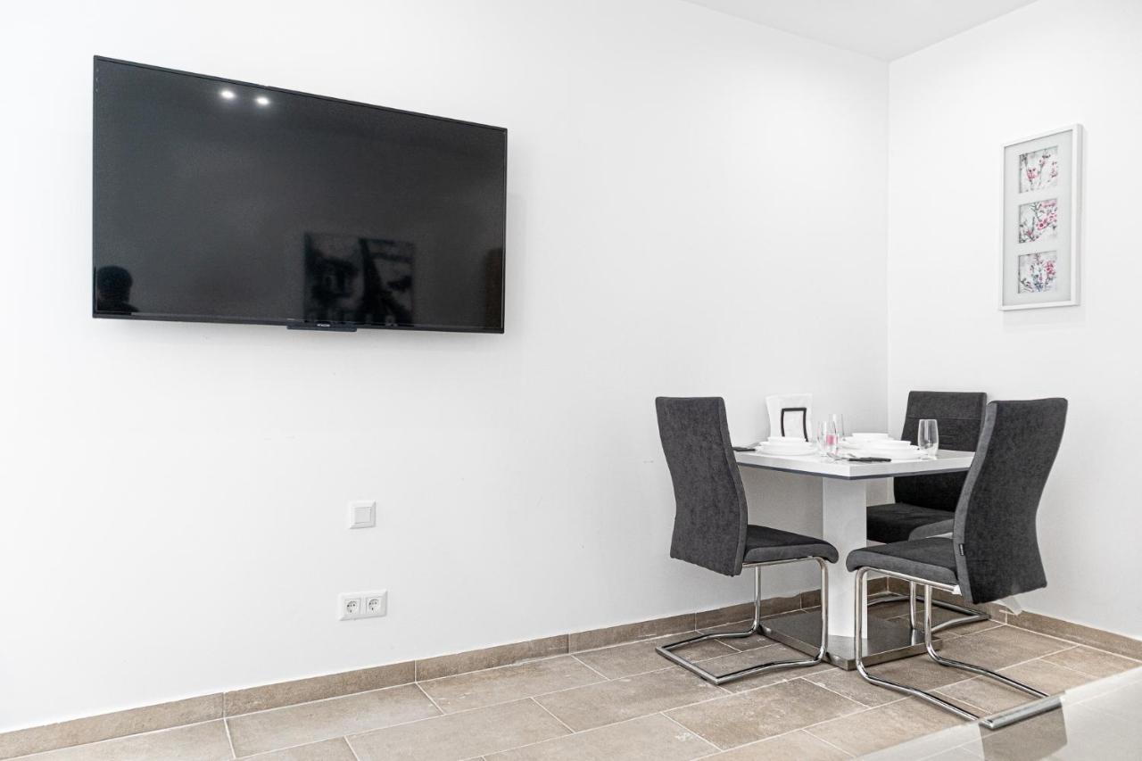 Lovely Studio Near U1 Reumannplatz - 9 Min From City Center Apartment *